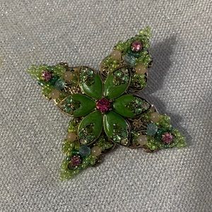 Vintage brooch with multicolored stone detail